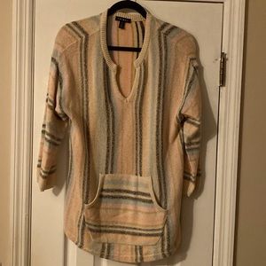 Tribal top size medium, multi colors